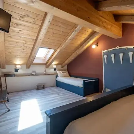 לינה וארוחת בוקר Helix 1912