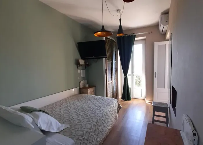 Bed & Breakfast Helix 1912 4*